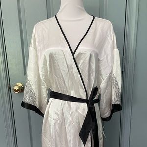 White “Morgan Taylor” intimate robe